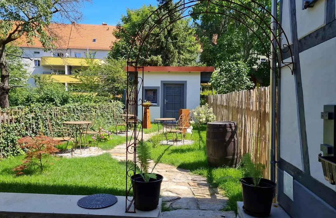 Hotel b&b altes hinterhäusel-1